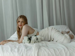 RachelQuincy - blond female webcam at LiveJasmin