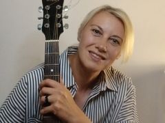 EfrosinaRay - blond female with  big tits webcam at LiveJasmin