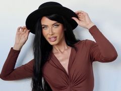 EkaterinaKirova - female with black hair webcam at LiveJasmin