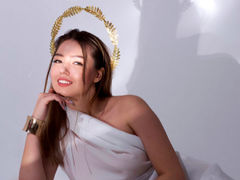 LeaLoran - female with black hair webcam at LiveJasmin