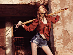 ElaRossie - female with red hair webcam at LiveJasmin