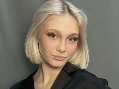 ElaynePestone - blond female webcam at LiveJasmin