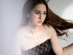 EleanorHart - female with brown hair webcam at LiveJasmin