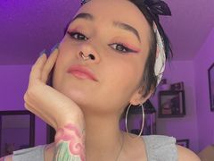 ElenaShine - female webcam at LiveJasmin