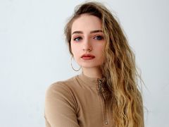 ElinaGray - female with brown hair and  small tits webcam at LiveJasmin