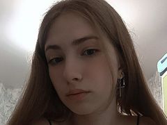 ElisBraun - female with brown hair webcam at LiveJasmin