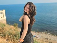 ElisaMcdanel - female with brown hair webcam at LiveJasmin