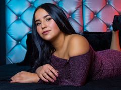 ElisabethCooper - female with black hair and  big tits webcam at LiveJasmin