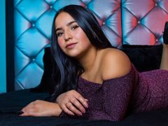 ElisabethCooper - female with black hair and  big tits webcam at LiveJasmin