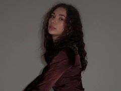 ElissParker - female with brown hair webcam at LiveJasmin