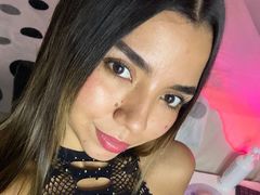 LatinaIu - female with black hair and  small tits webcam at xLoveCam