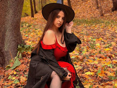 ElizabethBronks - female with brown hair and  big tits webcam at LiveJasmin