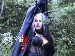 ElizabethCrowley - female with black hair and  big tits webcam at LiveJasmin