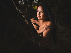 ElisabethCooper - female with black hair and  big tits webcam at LiveJasmin