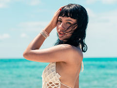 ElizabethThaylor - female with black hair webcam at LiveJasmin