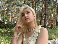 ElizabethDavids - blond female webcam at LiveJasmin