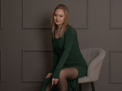 EllaAdkins from LiveJasmin