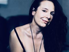 TsBigShow - blond shemale webcam at LiveJasmin