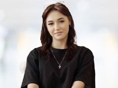 ElliMorgan - female with brown hair webcam at LiveJasmin