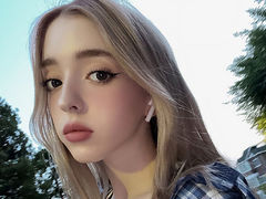 EllianaMiller - blond female webcam at LiveJasmin