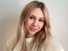 EllieMoonlight from LiveJasmin