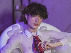 ElliotFontaine from LiveJasmin