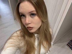 EllyMartinezz from LiveJasmin