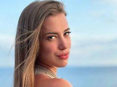 EllySuns - blond female webcam at LiveJasmin