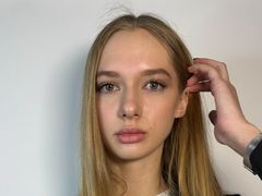 EloisaGuzmdn from LiveJasmin