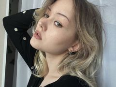 ElvaCherie from LiveJasmin