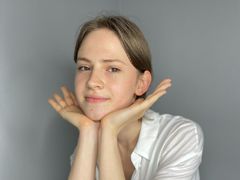 ElvaGoldsworthy - female with brown hair webcam at LiveJasmin