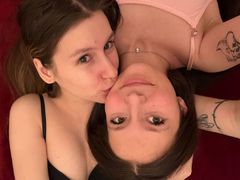 ElviaAndDesirae from LiveJasmin