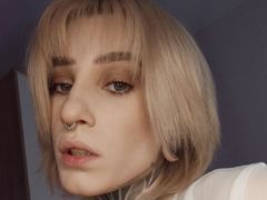 ElvinaHakey - female with brown hair webcam at LiveJasmin