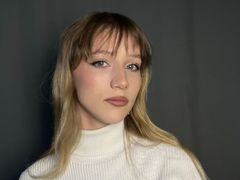 ElviraRoadcap from LiveJasmin