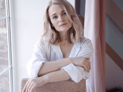 ElzaNorton - blond female webcam at LiveJasmin