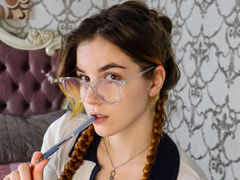 ElzaBliss from LiveJasmin