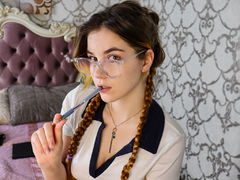 ElzaBliss - female with brown hair and  big tits webcam at LiveJasmin