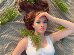 ElzaBliss - female with brown hair and  big tits webcam at LiveJasmin