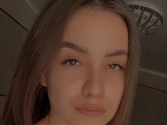 ElzaPalmer - female with brown hair webcam at LiveJasmin