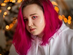 EmaConnor - blond female webcam at LiveJasmin