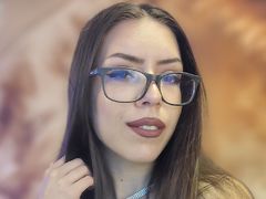 EmaLowee from LiveJasmin