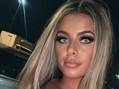 Emaema - blond female webcam at LiveJasmin