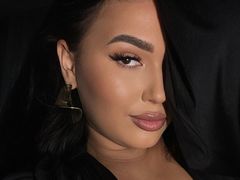 EmberElle - female with black hair and  big tits webcam at LiveJasmin