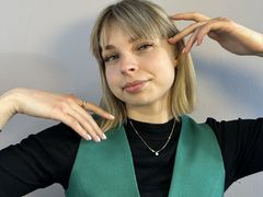 EmelineBurrough from LiveJasmin