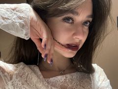 EmelyBeynar - female with brown hair and  small tits webcam at LiveJasmin