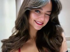 EmelyBeynar - female with brown hair and  small tits webcam at LiveJasmin