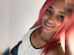 EmelyCop from LiveJasmin