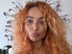 Emelyi - female with red hair webcam at LiveJasmin