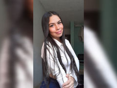 EmilyGroe - female with black hair webcam at LiveJasmin