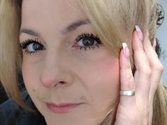 EmilianaZains - blond female webcam at xLoveCam